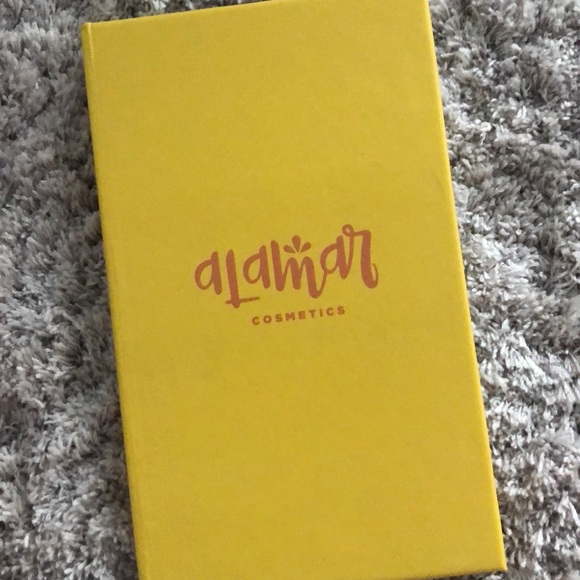 Alamar eyeshadow - Picture 1 of 4